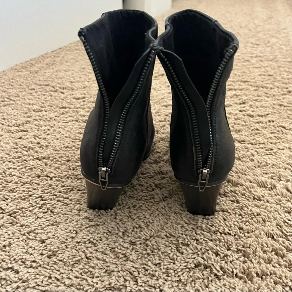 Dolce Vita black snakeskin western bootie - Picture 5 of 6